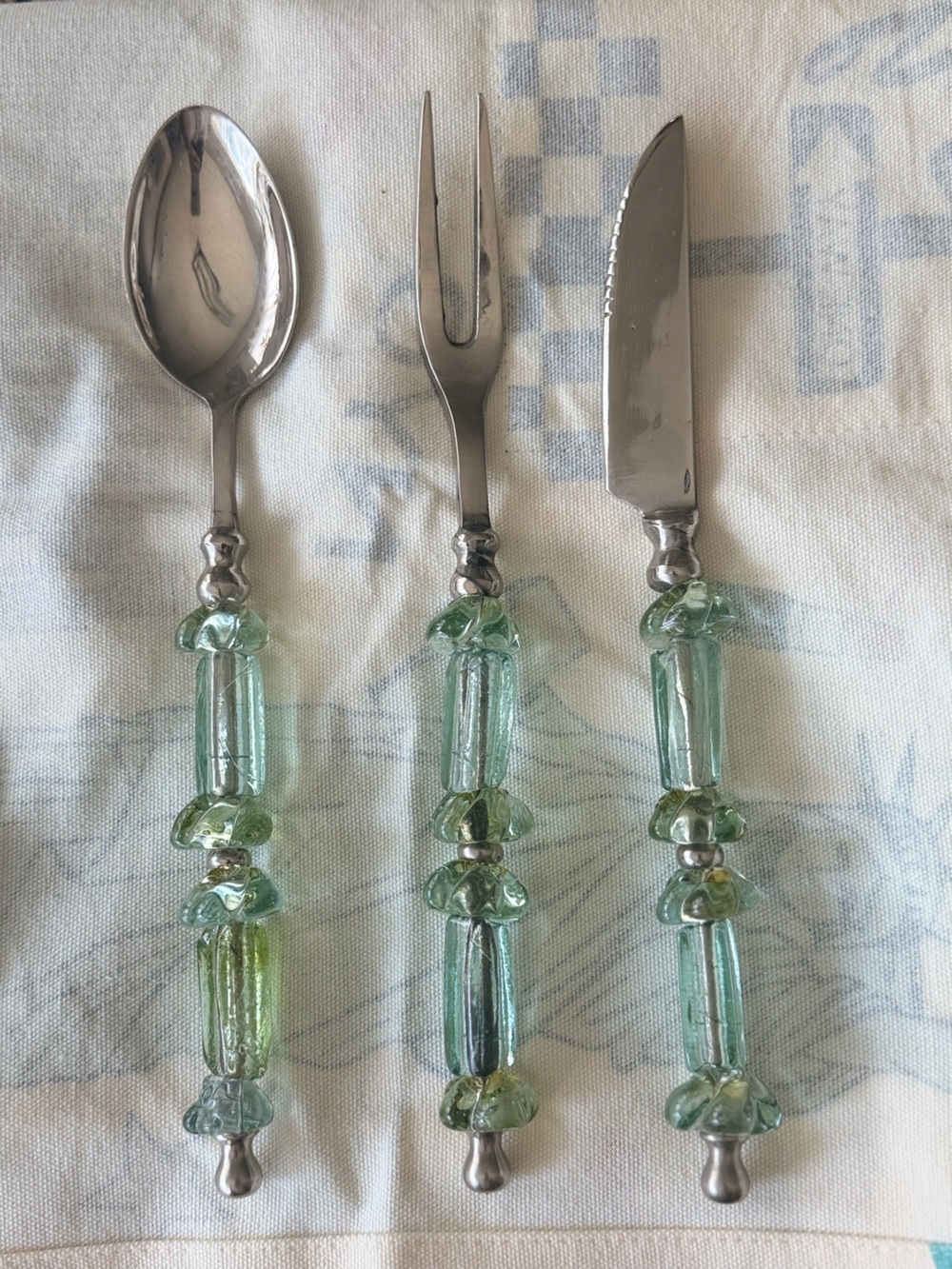 3-piece decorative serving utensil set with green art glass
